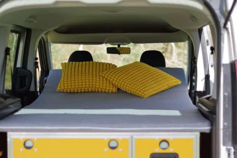 Opel Combo met camperbox